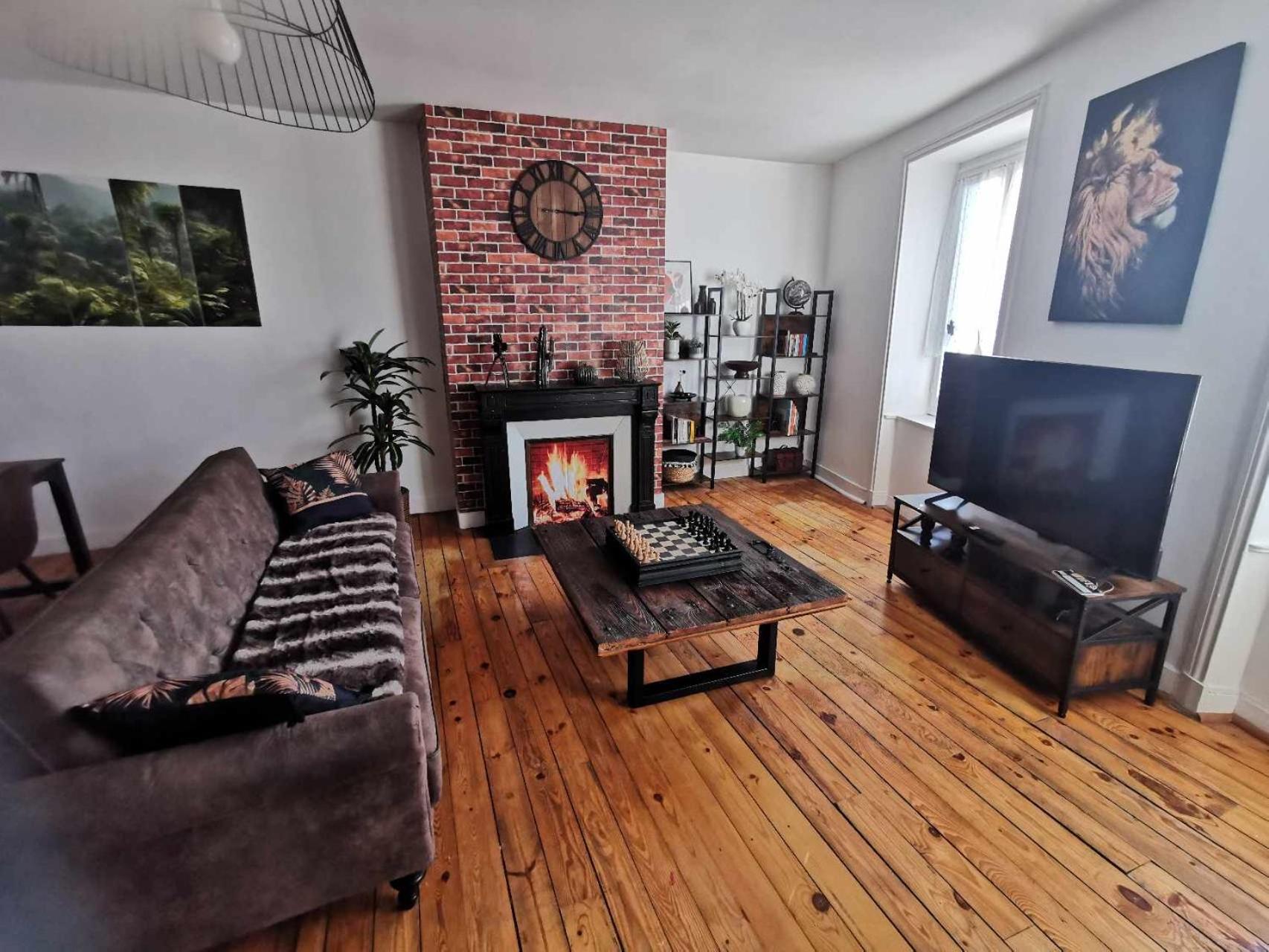 Bel Appartement De 1 A 7 Personnes アンベール エクステリア 写真